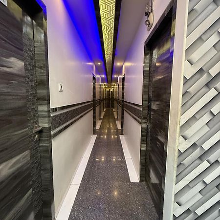 M E R I T O N Hotel T-2 Bombay Extérieur photo