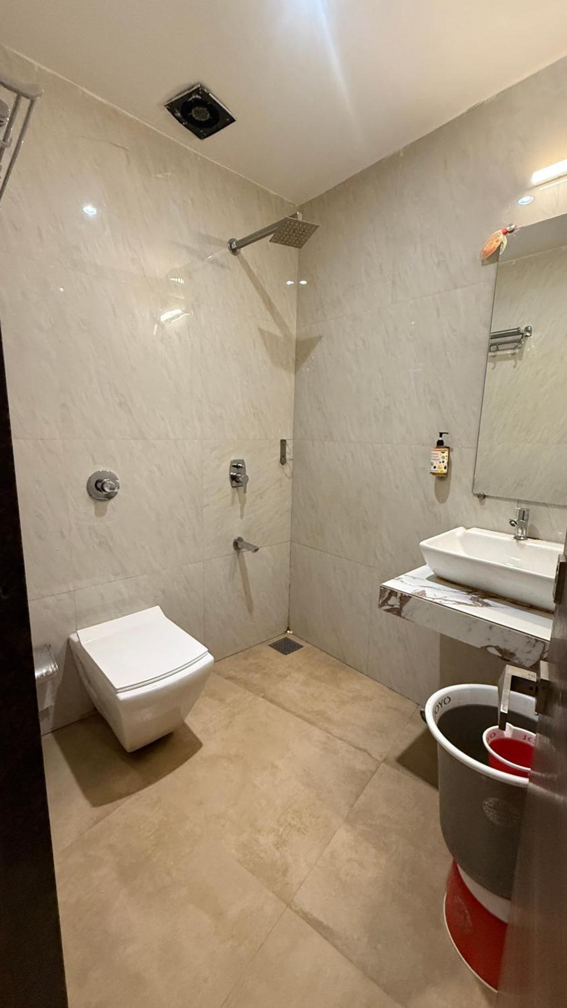 M E R I T O N Hotel T-2 Bombay Extérieur photo