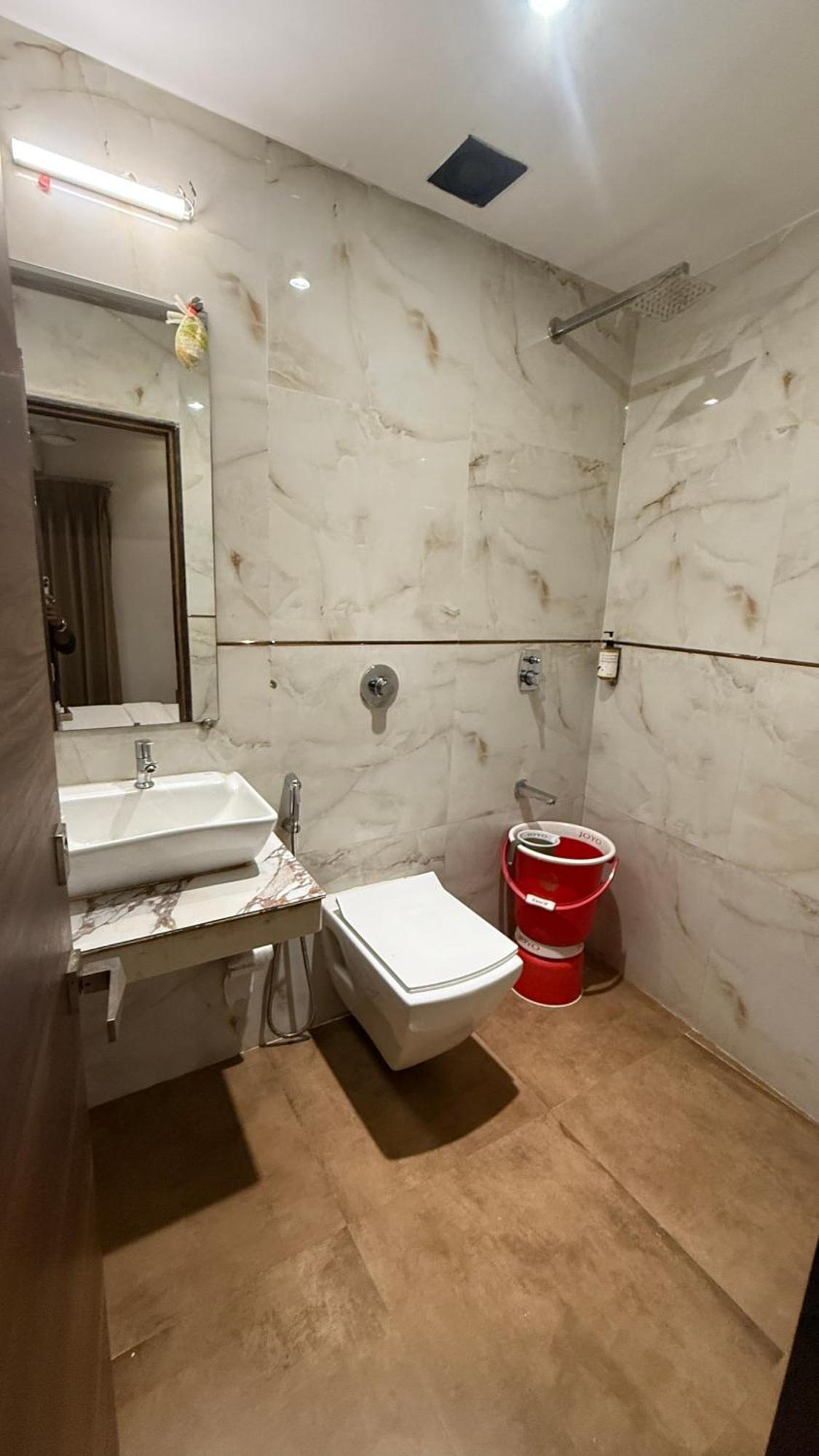 M E R I T O N Hotel T-2 Bombay Extérieur photo
