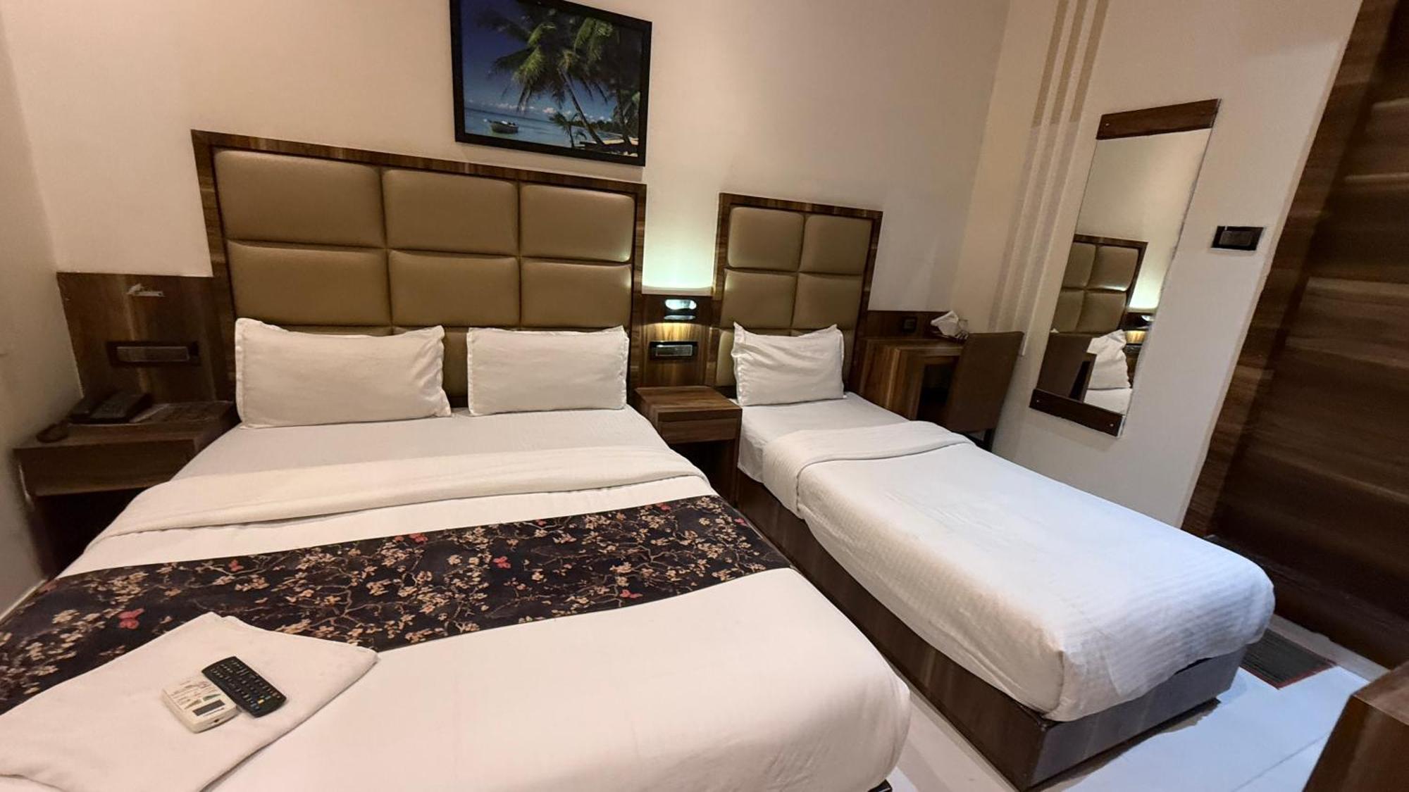M E R I T O N Hotel T-2 Bombay Extérieur photo