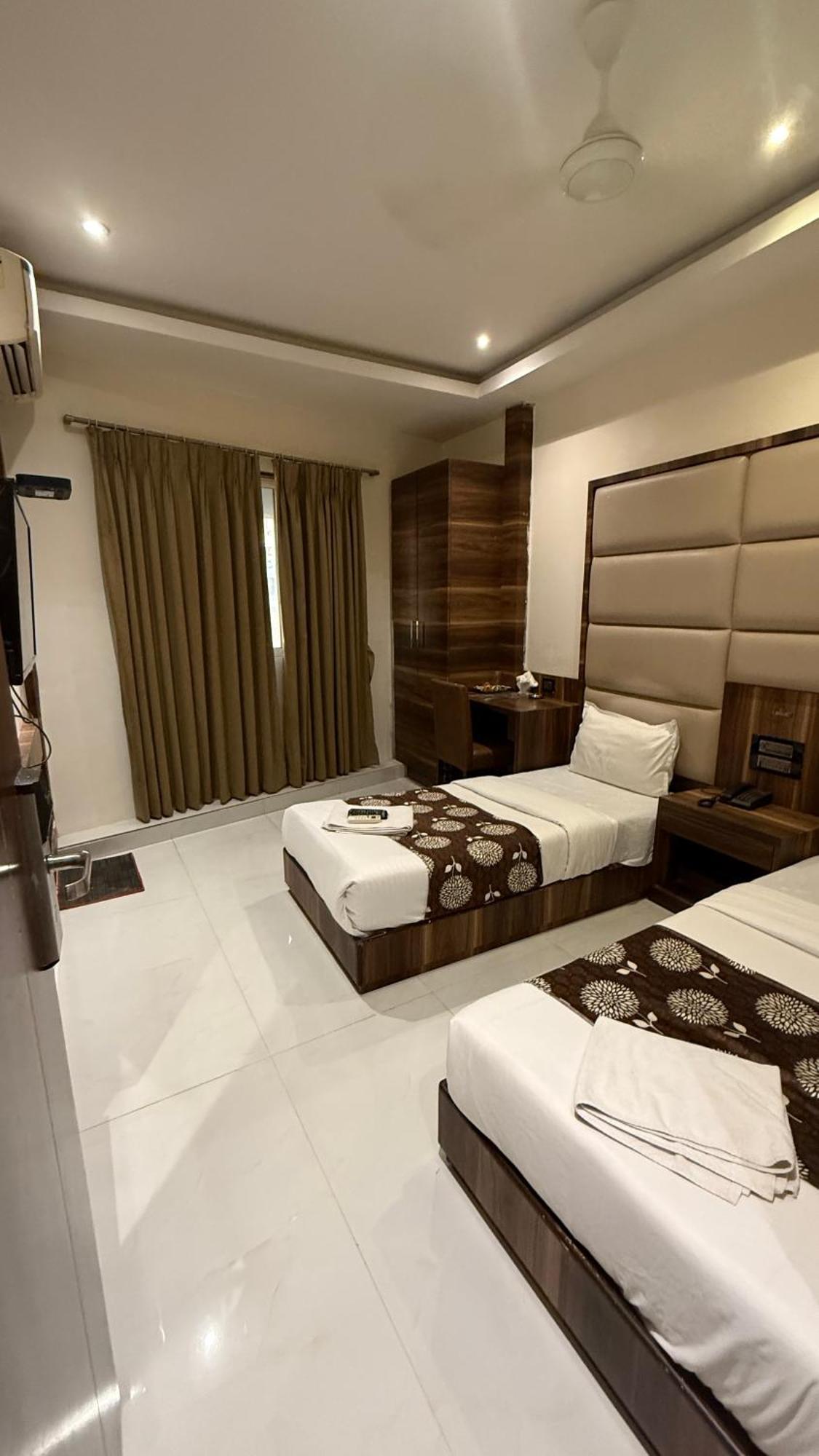 M E R I T O N Hotel T-2 Bombay Extérieur photo