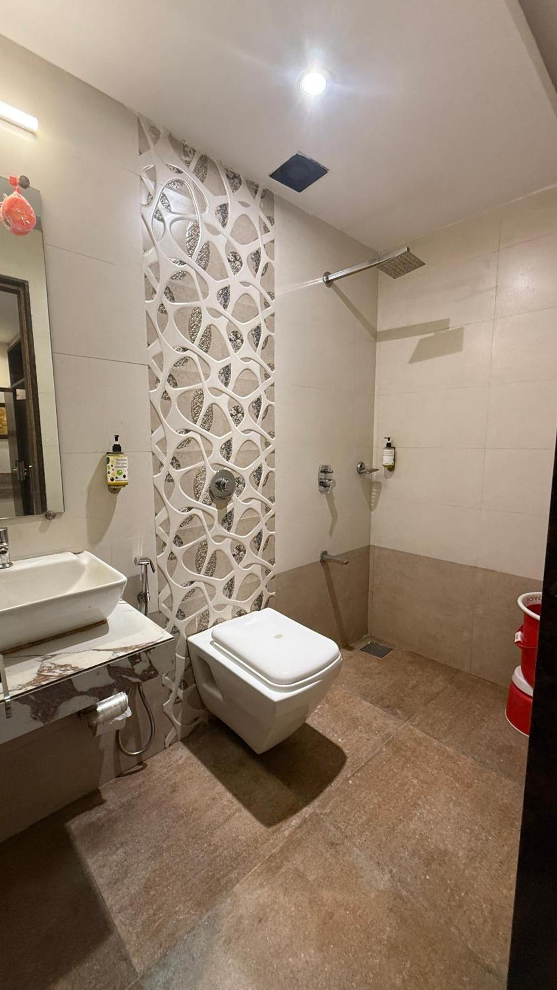 M E R I T O N Hotel T-2 Bombay Extérieur photo