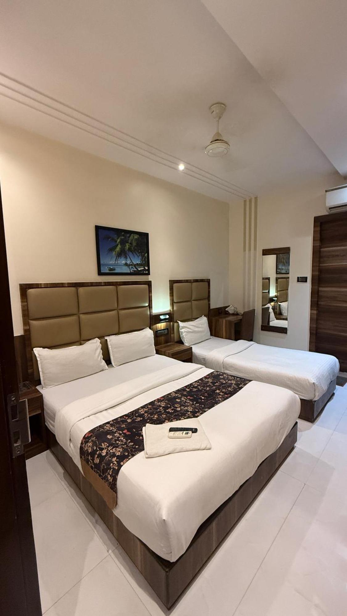 M E R I T O N Hotel T-2 Bombay Extérieur photo