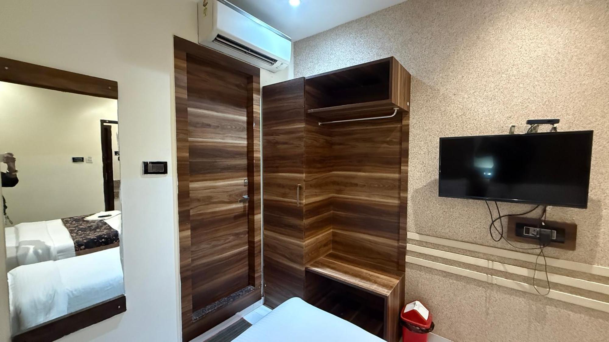 M E R I T O N Hotel T-2 Bombay Extérieur photo
